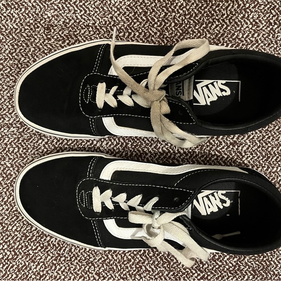 Vans lace up shoes black and white - Picture 2 of 7